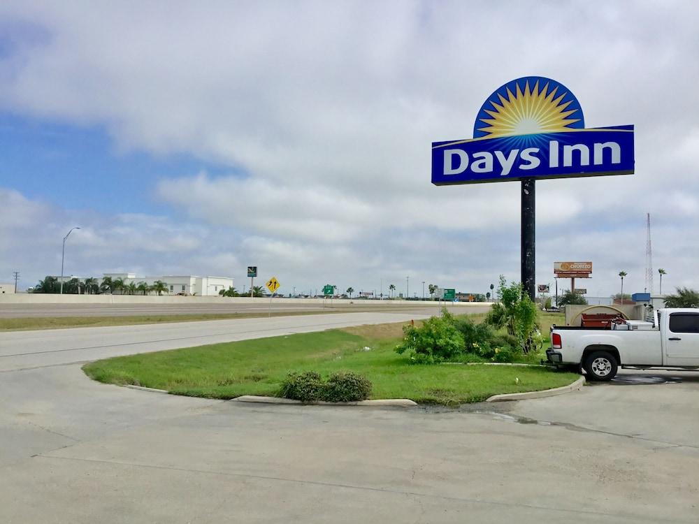 Days Inn & Suites By Wyndham Katy Exterior foto